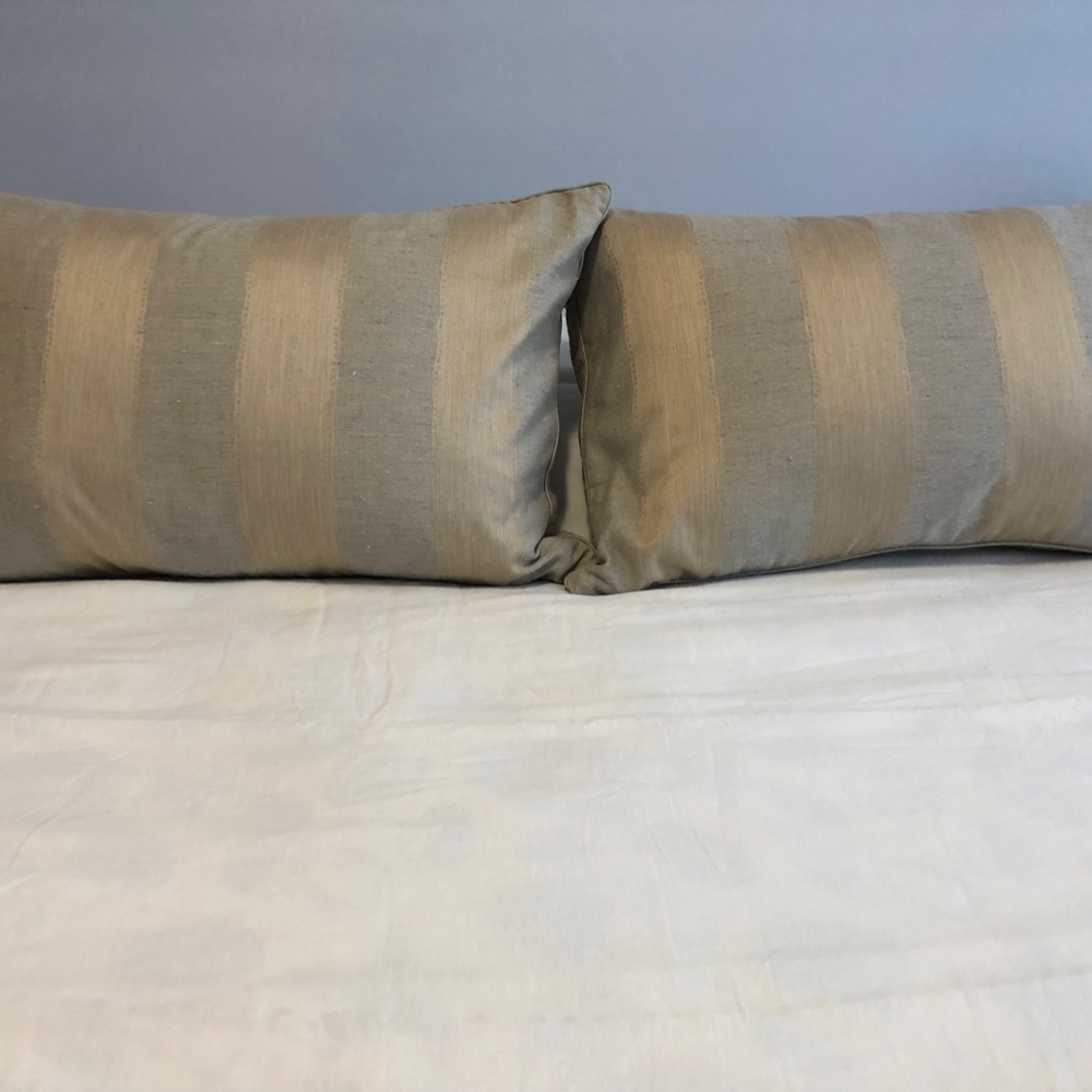 Set of 2 Anichini 100% silk pillows stripe beige grey tan with inserts neutral